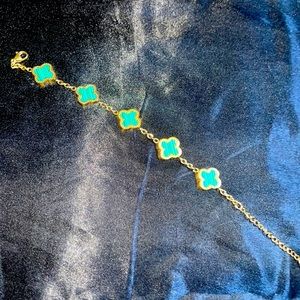 Green accent bracelet
